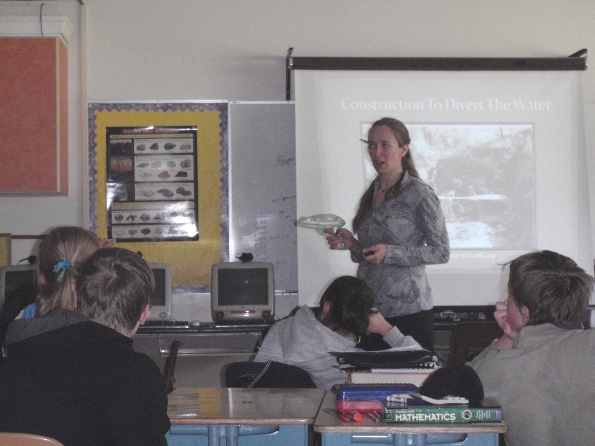 Watershed Educator, Mo Phelan, presenting to students on Condit Dam past & present